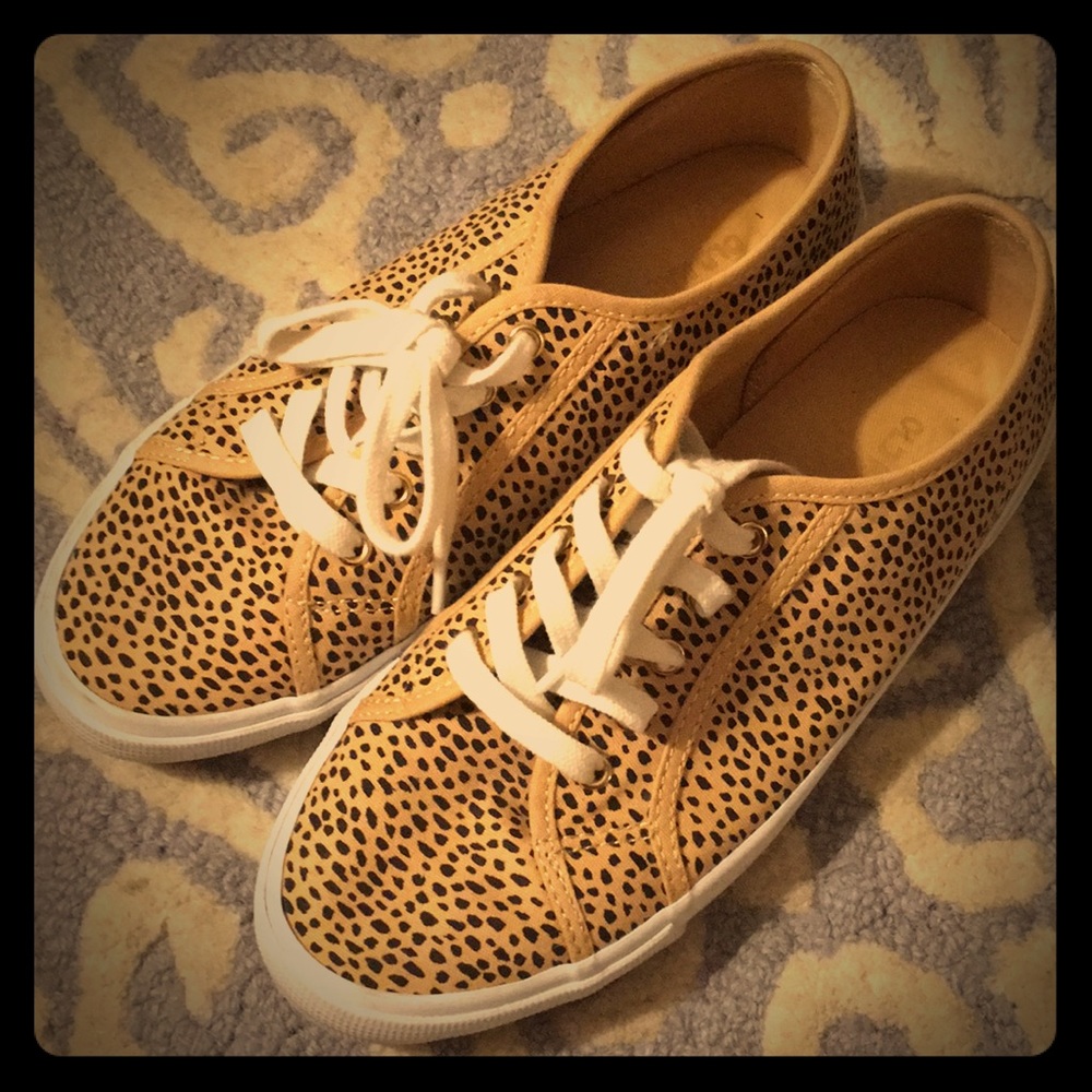 Women’s Old Navy Cheetah shoes size 8